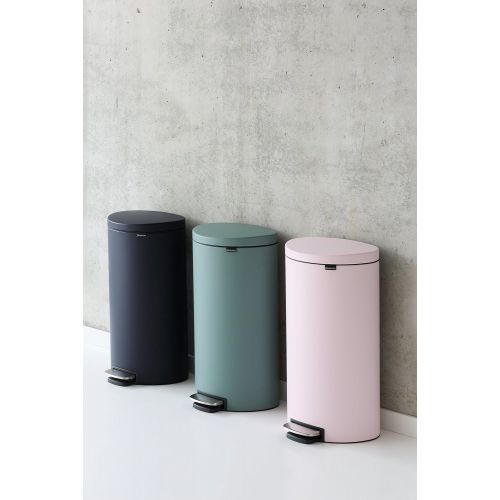  Brabantia Flatback+ Step Trash Can, 7 Gal  30L, Matte Steel Finger Print Proof