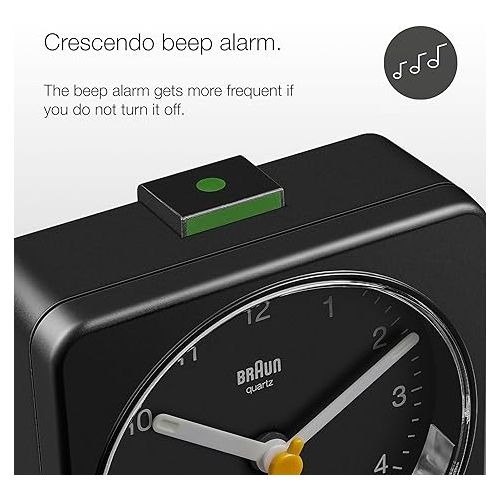 브라운 Braun Classic Analogue Clock with Snooze and Light, Quiet Quartz Sweeping Movement, Crescendo Beep Alarm in Black, Model BC03B