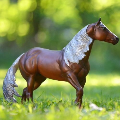  Breyer Traditional Latigo Dun It Horse Toy Model (1: 9 Scale)