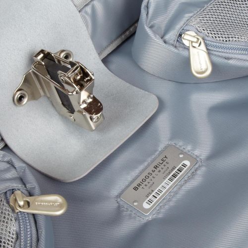  Briggs & Riley Baseline Compact Tri-Fold Garment Bag,Olive,14x22x8.5