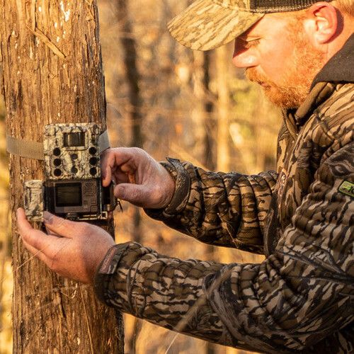 부쉬넬 Bushnell Core DS-4K No-Glow Trail Camera (Camo)