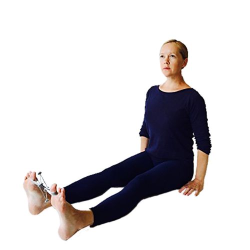  By Prag Movement Pilates Toe Corrector, Take Care of Your Feet and Tighten your Seat! If you have trouble with your feet or toes, strengthen them through functional movement that connects them to t