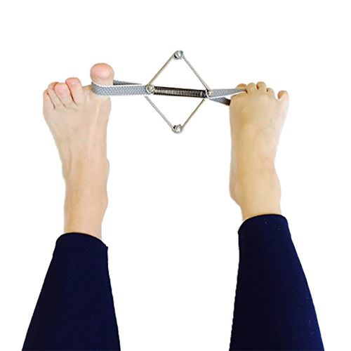  By Prag Movement Pilates Toe Corrector, Take Care of Your Feet and Tighten your Seat! If you have trouble with your feet or toes, strengthen them through functional movement that connects them to t