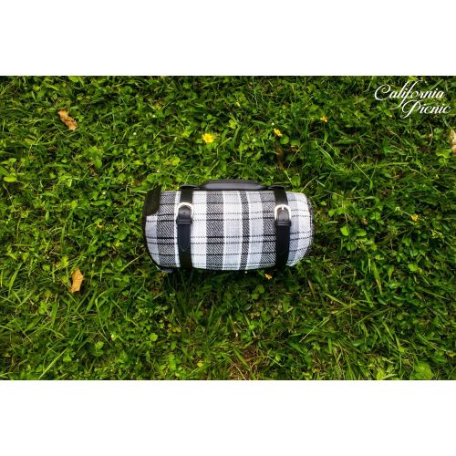  CALIFORNIA PICNIC Extra Large Picnic Blanket | Oversized Beach Blanket Sand Proof | Outdoor Accessory for Handy Waterproof Stadium Mat | Water-Resistant Layer Outdoor Picnics | Great for Camping on