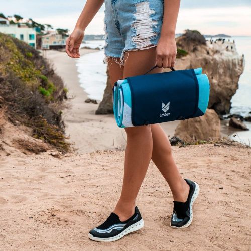  [아마존베스트]CGear Sand-Free CGear Sandlite, Patented Sand-Free Beach Mat thats durable, water-resistant and great for family picnics, camping, and all outdoor adventures.