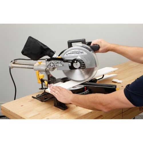  [아마존베스트]CHICAGO ELECTRIC 10 Inch Sliding Compound Miter Saw with 45 Degree Bevel and Dust Bag, Extension Bars and Table Clamp