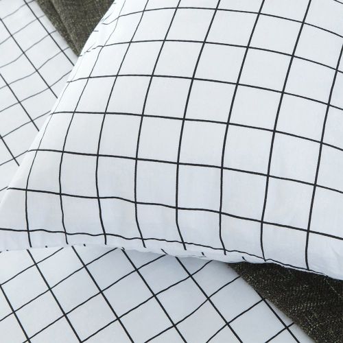  CLOTHKNOW Black Pattern Duvet Cover Checker Quilt Cover Geometric Comforter Cover Full/Queen White for Boys Teens Modern Reversible with 1 Duvet Cover 2 Pillowcases no Comforter