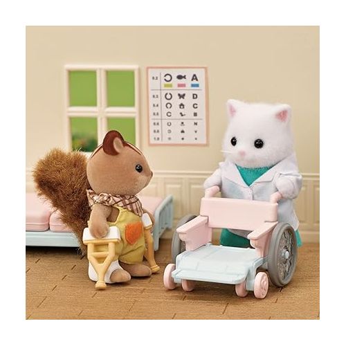  Calico Critters Village Doctor Starter Set, Dollhouse Playset with Figure and Accessories