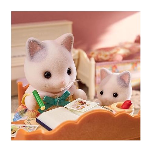  Calico Critters Latte Cat Family - Set of 4 Collectible Doll Figures for Ages 3+