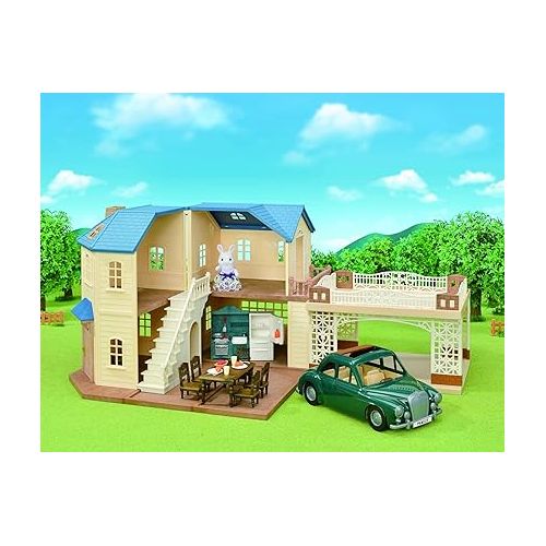  Calico Critters Large House with Carport Gift Set, Dollhouse Playset with Collectible Figure, Vehicle, Furniture and Accessories - Amazon Exclusive!
