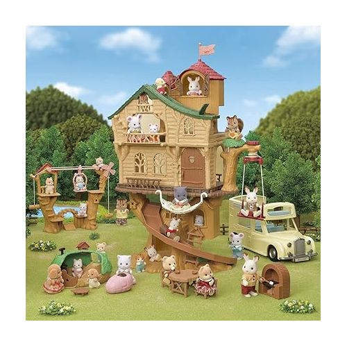  Calico Critters Lakeside Lodge Gift Set, Collectible Dollhouse with Figures, Furniture and Accessories, Pink Medium