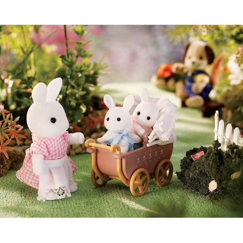  Visit the Calico Critters Store Calico Critters Connor & Kerri’s Carriage Ride, Doll Playset, Collectible, Ready to Play, Model Number: CC2488