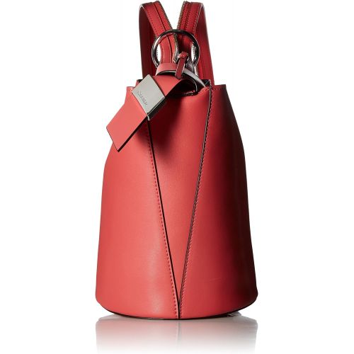 캘빈 클라인 Calvin Klein Karsyn Nappa Leather 3 in 1 Convertible Bucket