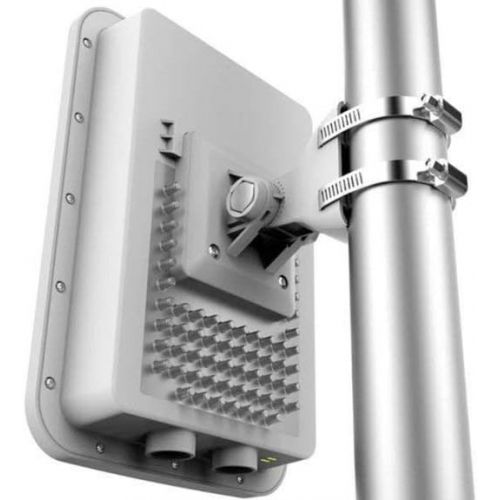  Cambium Networks - PL-E700X00A-US - cnPilot Enterprise E700 Outdoor 802.11ac Wave 2 Dual Band Wi-Fi MU-MIMO 4x4 (5GHz)  2x2 (2.4GHz) Beamforming Access Point with Integrated Anten