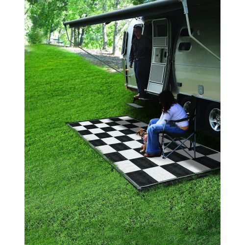  Camco Large Reversible Outdoor Patio Mat - Mold and Mildew Resistant, Easy to Clean, Perfect for Picnics, Cookouts, Camping, and The Beach (6 x 9, B/W Checkered Design) (42884)