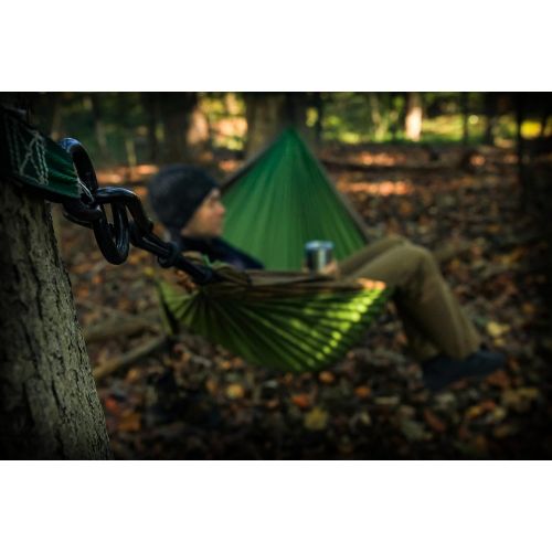  Camco Camping Hammock with Attached Storage Bag - Durable Comfortable Nylon Material, Supports 400 lbs, Perfect for Camping, Hiking, Beaches, Parks, Porches, Patios and Indoors - (