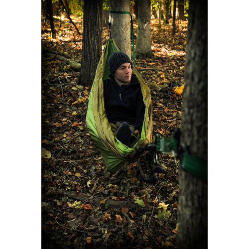  Camco Camping Hammock with Attached Storage Bag - Durable Comfortable Nylon Material, Supports 400 lbs, Perfect for Camping, Hiking, Beaches, Parks, Porches, Patios and Indoors - (