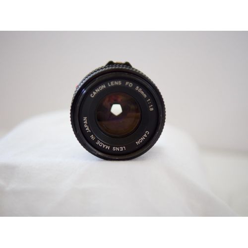 캐논 Canon AV-1 35mm SLR Camera with Canon FD 50mm 1:1.8 Lens