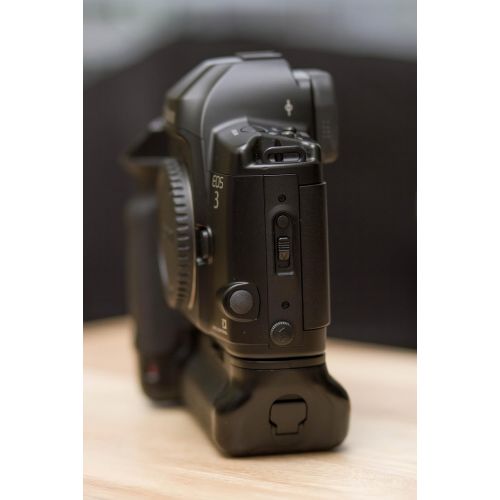 캐논 Canon EOS-3 35mm SLR Camera (Body Only)