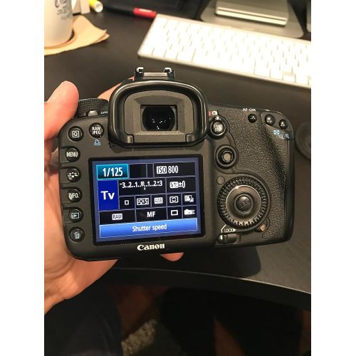 캐논 Canon EOS 7D 18 MP CMOS Digital SLR Camera Body Only (discontinued by manufacturer)