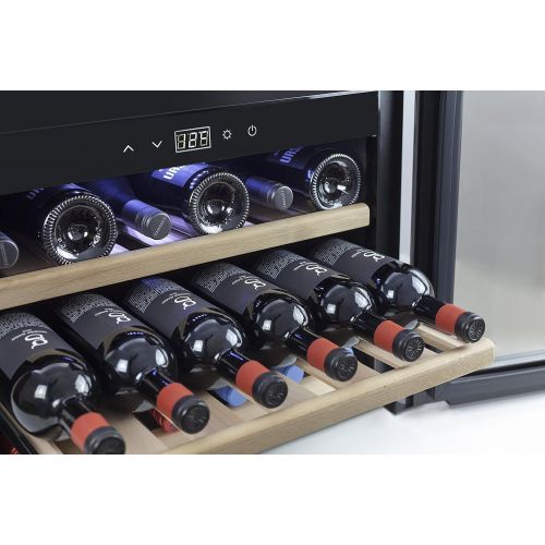  Besuchen Sie den Caso-Store Caso WineSafe 18 EB Black Design Einbau-Weinkuehlschrank mit Kompressionstechnik fuer bis zu 18 Flaschen (bis zu 310 mm Hoehe), eine Temperaturzone 5-20°C, Getrankekuehlschrank