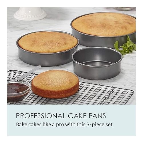  Chicago Metallic 5233128 Professional Non-Stick 3-Piece Round Cake Pan Bakeware Set, Gray