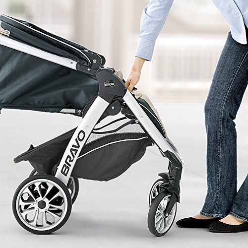치코 Chicco Bravo Trio Travel System with Full Size Stroller, Convertible Frame Stroller, One-Hand Compact Fold, Extendable Canopy and KeyFit 30 Infant Car Seat, Nottingham