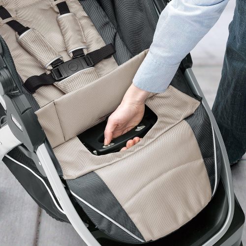 치코 Chicco Bravo Trio Travel System with Full Size Stroller, Convertible Frame Stroller, One-Hand Compact Fold, Extendable Canopy and KeyFit 30 Infant Car Seat, Nottingham