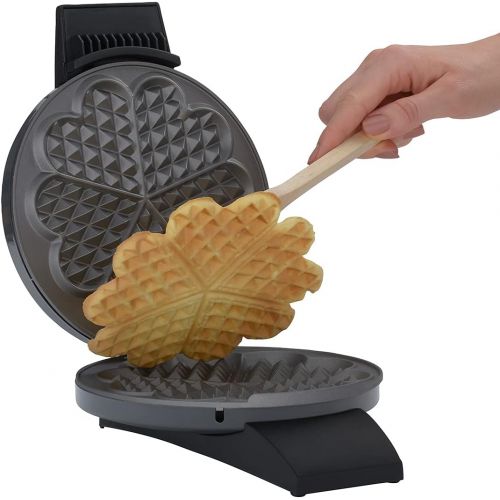  [아마존베스트]Cloer 1625 Waffle Maker for Classic Heart Waffles, 930 W, Waffle Size 15.5 cm, Infinitely Selectable Browning Degree, Practical Stand Function