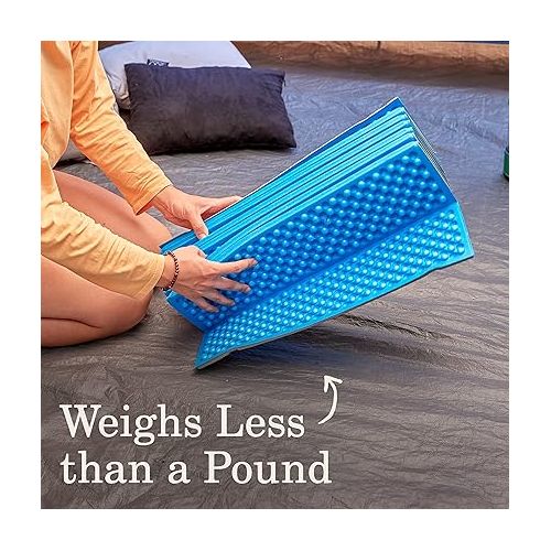 콜맨 Coleman River Rest Lightweight Folding Foam Camping Sleeping Pad, 73 x 23 x 0.6 Inches, Comfortable Egg Carton Design, Insulated for Extra Warmth