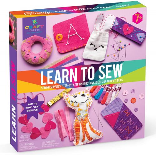  [아마존베스트]Craft-tastic  Learn to Sew Kit  Craft Kit Includes 7 Fun Projects to Teach Basic Sewing Stitches, Embroidery & More