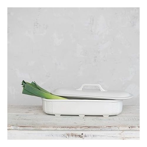  Creative Co-Op 15.5 Inches Oval 2-Quart Debossed Stoneware Baking Dish with Lid, Matte White Baker