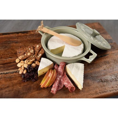  Creative Co-Op DA2320SET Stoneware Brie Bakers with Lids & Wood Spreaders, 7 Round, Set of 2 Colors