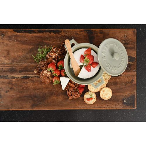  Creative Co-Op DA2320SET Stoneware Brie Bakers with Lids & Wood Spreaders, 7 Round, Set of 2 Colors