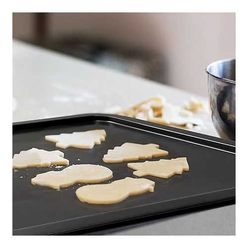  Cuisinox Carbon Steel Non-Stick Sheet Pan for Baking Cookies, 17