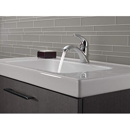  Delta Faucet Classic Centerset Bathroom Faucet Chrome, Bathroom Sink Faucet, Drain Assembly, Chrome 583LF-WF