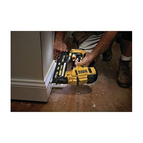  DEWALT 20V MAX* XR Finish Nailer, Angled, 16GA (DCN660D1)