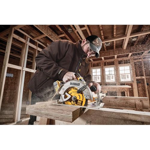  DEWALT DCHJ060A Heated Soft Shell Jacket Kit with 2.0Ah Battery and Charger