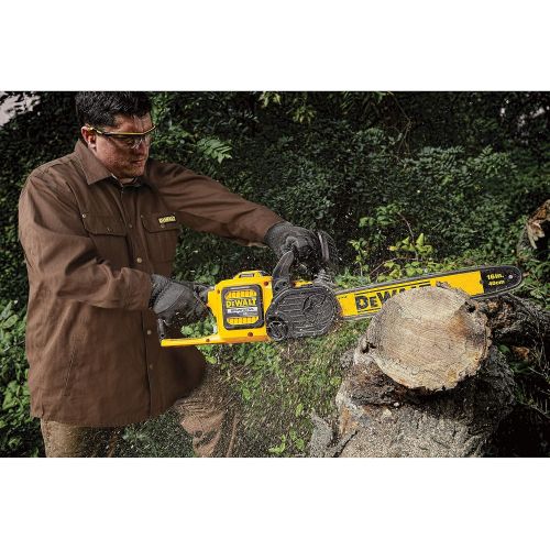  DEWALT DCHJ081 Heated Heavy Duty Shirt Jacket with 2.0Ah Battery and Charger