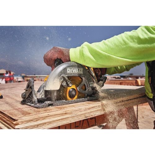  DEWALT FLEXVOLT 60V MAX Circular Saw for Framing Kit, 7-1/4-Inch, 6.0-Ah Battery (DCS577T1)