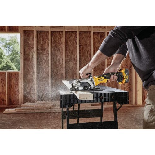  DEWALT ATOMIC 20V MAX Circular Saw Kit, 4-1/2-Inch (DCS571P1)