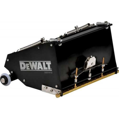  DEWALT 7-Inch MEGA Flat Box | High Capacity + Easy Clean | DXTT-2-767