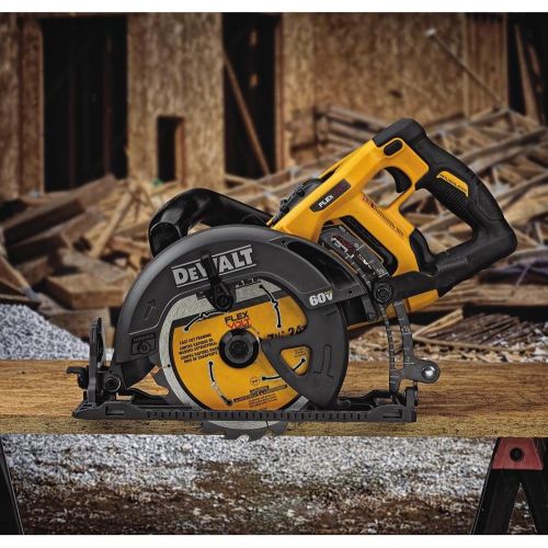  DEWALT FLEXVOLT 60V MAX Circular Saw Kit, 7-1/4-Inch, Worm Style, 9.0Ah Battery (DCS577X1)