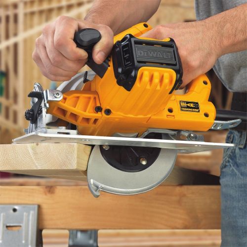  DEWALT 7-1/4-Inch Circular Saw, Lightweight, Corded (DWE575)