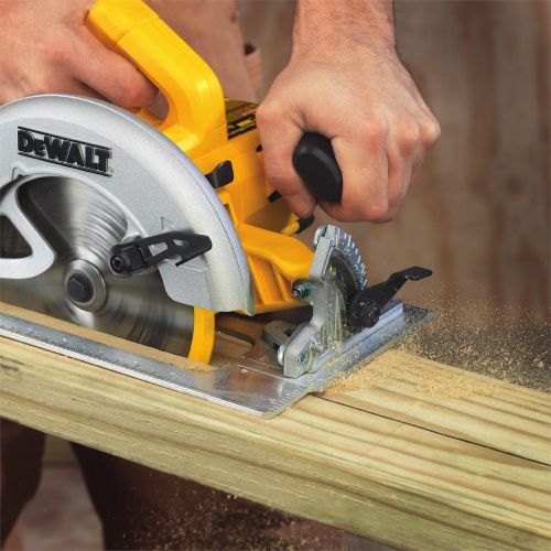  DEWALT 7-1/4-Inch Circular Saw, Lightweight, Corded (DWE575)