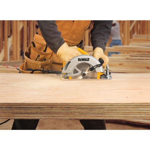  DEWALT 7-1/4-Inch Circular Saw, Lightweight, Corded (DWE575)