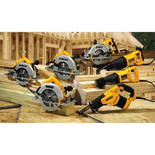  DEWALT 7-1/4-Inch Circular Saw, Lightweight, Corded (DWE575)