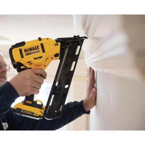  [아마존베스트]DEWALT DCN650D1 20V MAX XR 15 GA Cordless Angled Finish Nailer Kit