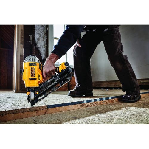  [아마존베스트]DEWALT 20V MAX Framing Nailer Kit, 30-Degree, Paper Collated (DCN692M1)