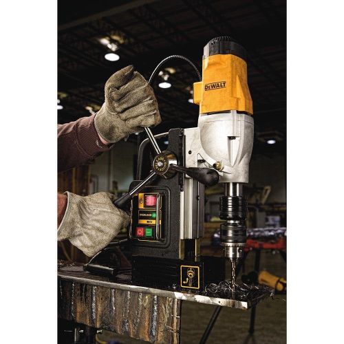  DEWALT Drill Press, 2-Speed, Magnetic, 2-Inch with 3/4 X 2 HSS ANNULAR CUTTER 3/4 WELDON (DWE1622K & DWAC02012)